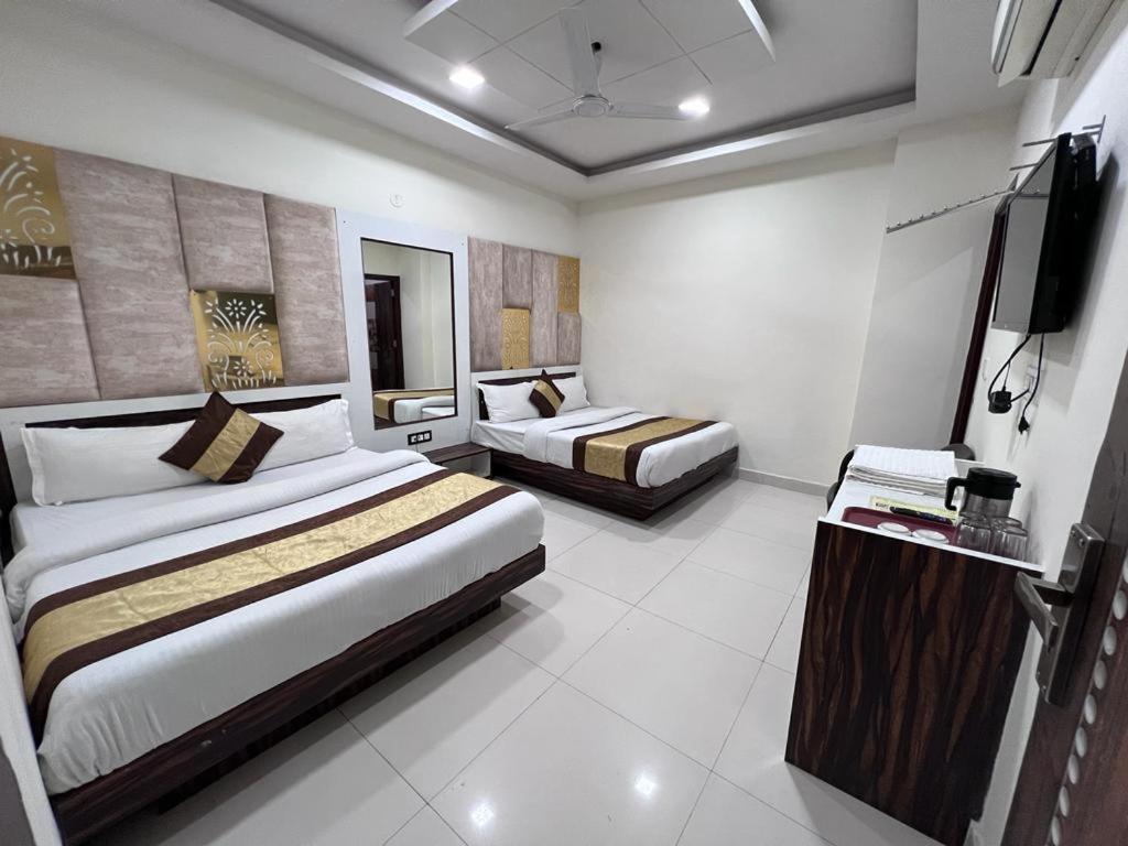 Hotel Sehmi'S Best Rest Inn Amritsar Bagian luar foto